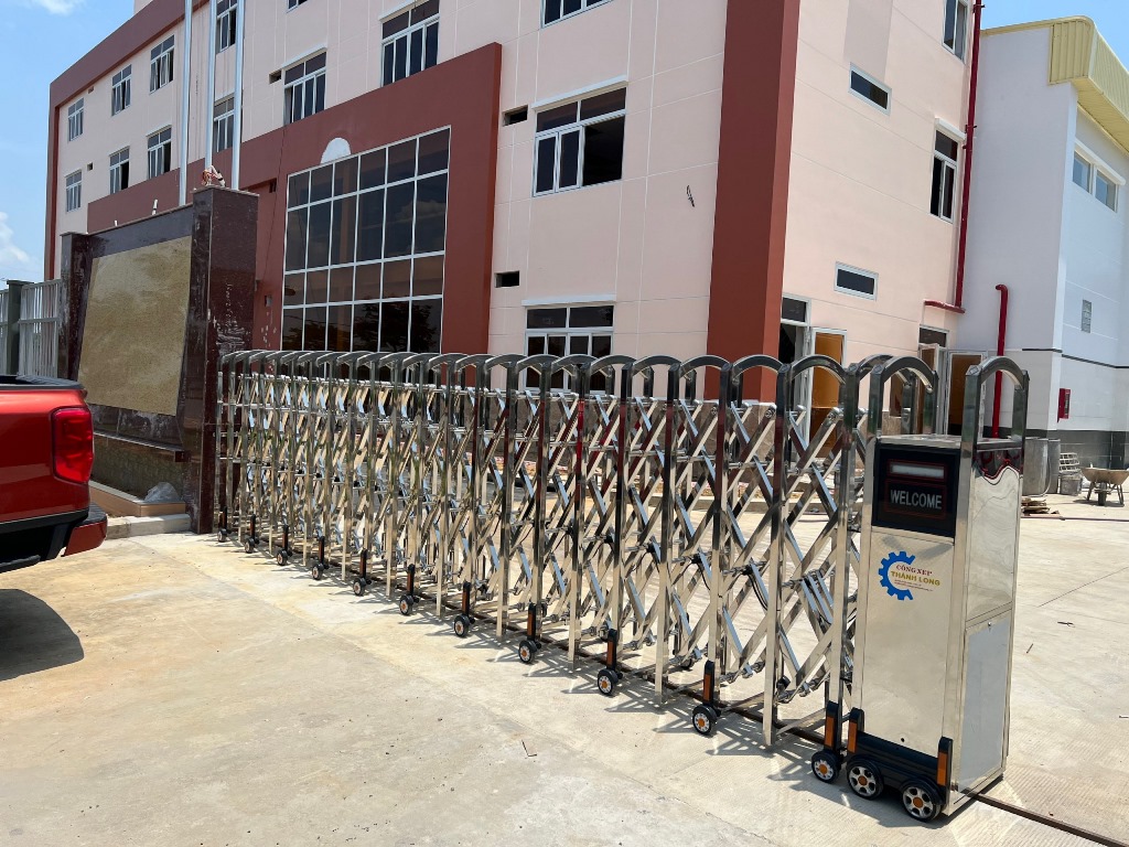 Cổng xếp Inox MS03