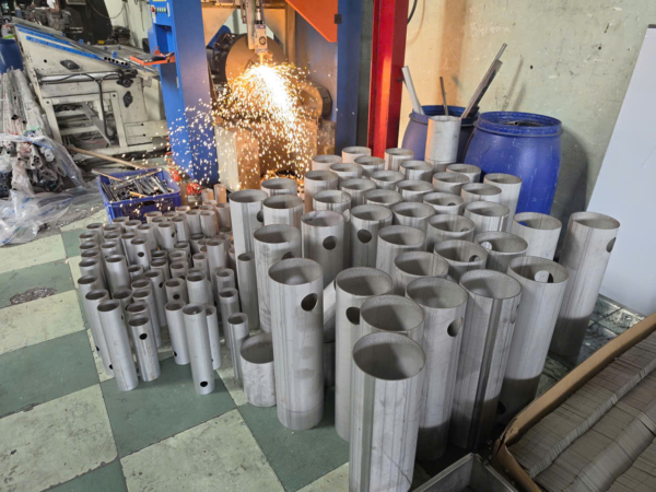 cắt ống inox bằng máy laser (1)